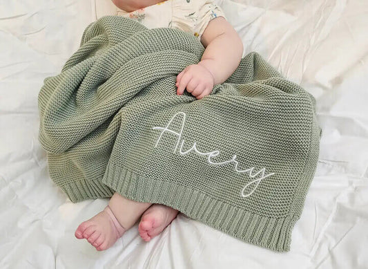 Gift_for_baby_-giftyourways-web
